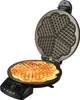 Unold Waffelautomat Diamant offen mit Herzwaffel, Temperaturregler 1–5 und Kontrollleuchten vorne.
 Produktbild-Vorschau