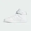 A studio shot of a white Adidas Forum Mid sneaker against a white background. Produktbild-Vorschau