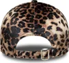 The back of a leopard print baseball cap. Anteprima dell’immagine prodotto