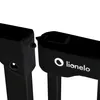 Close-up view of two black interlocking parts of a baby gate. Anteprima dell’immagine prodotto