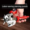 A hand holding a multi-tool punch. Náhled obrázku produktu