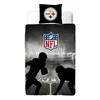 A bedding set featuring NFL and Pittsburgh Steelers logos, with silhouettes of football players on a field. Produktbild-Vorschau