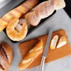 Stylový černý kovový chlebník s víkem na krájení Náhled obrázku produktu 7