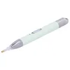 A light green and silver diamond painting pen with a light on the tip, shown against a white background. Voir les images du produit
