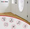 A hallway with a white door and wooden floor, featuring icons indicating product benefits. Produktbild-Vorschau