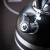 Bouilloire 1,8L avec sifflet Kinghoff Kh-1858 Noir Lumarko Voir les images du produit 11
