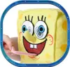 A close-up of a Spongebob Squarepants plush toy with a hand extending a pink object towards its mouth. Anteprima dell’immagine prodotto