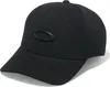 A black Oakley Tincan Cap is shown against a white background. Náhled obrázku produktu