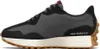 A side view of a New Balance 327 sneaker. Produktbild-Vorschau