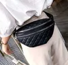 Grand sac réniforme en cuir souple Eco matelassé pour Voir les images du produit 26