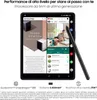 A Samsung Galaxy Z Fold3 5G is shown displaying marketing information and app interfaces, with an S Pen stylus resting on the side. Voir les images du produit