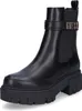 A studio shot of a black Guess boot. Voir les images du produit