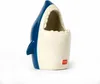 A ceramic pen holder shaped like a shark with its mouth open. Anteprima dell’immagine prodotto