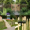 Collage of images showing wooden fences and gates in various outdoor settings, including a garden path, a lakeside, and a close-up of a gate latch. Anteprima dell’immagine prodotto
