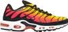 A side view of a Nike Air Max Plus TN Tuned 1 sneaker with a gradient colorway. Voir les images du produit