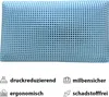 A blue pillow with a perforated surface is shown above text and icons describing its features. Produktbild-Vorschau
