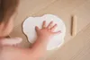 PETIT ARTICHAUT Babyabdruck Holzmedaillon Anteprima dell’immagine prodotto 4