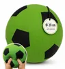 Zachte, groene foambal in voetbaldesign - veilige kinderbal Productafbeelding-voorbeeld 1