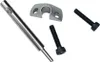 A set of metal parts for a tool, including a rod, a clamp, and two screws, arranged on a white background. Produktbild-Vorschau