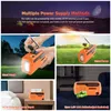 Collage of images showing different ways to power and use an emergency radio. Voir les images du produit