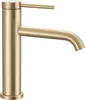 A close-up studio shot of a gold-brushed bathroom faucet against a white background. Anteprima dell’immagine prodotto