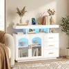 HOMCOM: Credenza alta lucida con illuminazione a LED, prese Anteprima dell’immagine prodotto 2