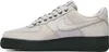 A side view of a Nike Air Force 1 '07 sneaker. Produktbild-Vorschau
