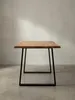 Gesamtüberblick über den Homeoffice-Tisch aus Akazie und Metall, der robustes Design mit natürlicher Eleganz für ein stilvolles Arbeitszimmer verbindet._#sku_SAFWL7.263# Produktbild-Vorschau
