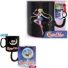 A collage showing a Sailor Moon magic mug in both its cold and hot states, along with its packaging. Produktbild-Vorschau