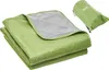 A folded green camping blanket with a gray interior is shown, along with a rolled-up version of the same blanket in a green carrying bag. Anteprima dell’immagine prodotto