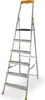 A silver aluminum step ladder with yellow accents and a black tool tray, shown against a white background. Anteprima dell’immagine prodotto