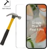 A hammer is shown striking a screen protector placed on a smartphone. Produktbild-Vorschau