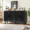 Heller Holzschrank mit schwarzen Metallgriffen – Produktbild-Vorschau 1