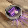 A robot vacuum cleaner is shown cleaning a wooden floor, with animated purple lines indicating suction and cleaning action. Anteprima dell’immagine prodotto
