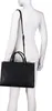 Elegante schwarze Damenschultertasche mit viel Stauraum und Produktbild-Vorschau 15