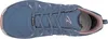 A top-down view of a blue and pink women's hiking shoe. Voir les images du produit