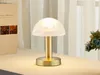 FYNN II lampada da tavolo in ottone e vetro bianco Anteprima dell’immagine prodotto 6