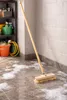 BawiTec Schrubber mit Bart 22cm Breit  mit Holzstiel 120 cm Produktbild-Vorschau 3