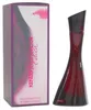 Dunkelvioletter Flakon von Kenzo Jeu d'Amour Élixir neben rosafarbener Box mit Lippenmotiv und vertikalem Logoaufdruck. Podgląd zdjęcia produktu