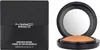 A product shot of a MAC Mineralize Skinfinish Natural compact and its packaging. Podgląd zdjęcia produktu