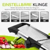 A mandoline slicer with various vegetables and text describing its adjustable blade. Produktbild-Vorschau