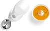 A white immersion blender and a bowl of orange soup are shown on a white background. Produktbild-Vorschau