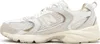 A side view of a white and beige New Balance 530 Classics sneaker. Produktbild-Vorschau