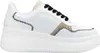 A single white sneaker with black laces and beige accents is shown against a white background. Produktbild-Vorschau