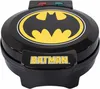 A black Batman-themed waffle maker is shown from a front-facing angle against a white background. Produktbild-Vorschau