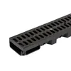 A black plastic drainage channel with a grate is shown against a white background. Anteprima dell’immagine prodotto