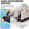 A cat is exiting a litter box onto a mat, with various features of the litter box highlighted with text and graphics. Produktbild-Vorschau