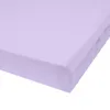 A close-up, angled view of a folded lavender fitted sheet on a white background. Produktbild-Vorschau