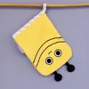 Milk&Moo Buzzy Bee, morbido guanto di flanella per neonati Anteprima dell’immagine prodotto 2