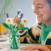 LEGO Botanicals Gänseblümchen - Kunstblumen mit Produktbild-Vorschau 7